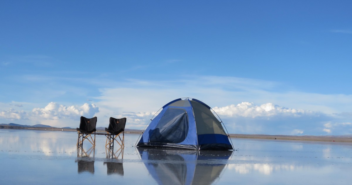 Tente Blanche Dans Le Salar Du Salar De Uyuni Bolivie Tente