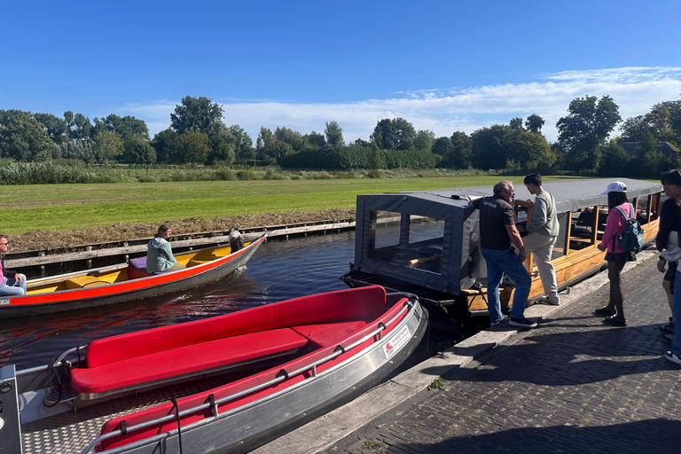 Z Amsterdamu: wycieczka 1-dniowa do Giethoorn z rejsem po kanałach i zwiedzaniem wioski