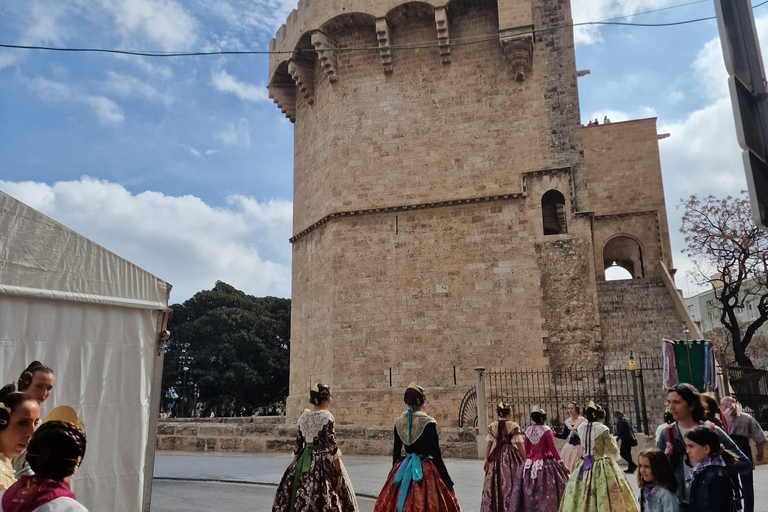 Valencia: Tour a pie de las FallasTour a pie de las Fiestas de Fallas