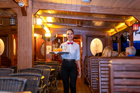 Budapest : Croisière historique avec boisson de bienvenueCroisière historique de jour avec Tokaj Premium Frizzante