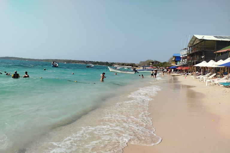 Cartagena : Excursion à la plage de l&#039;île de Barù Playa Blanca avec déjeuner