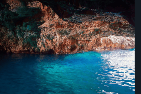 Wyspa Santiago: wycieczka łodzią do Aguas BelasWyspa Santiago: Wycieczka łodzią do Aguas Belas