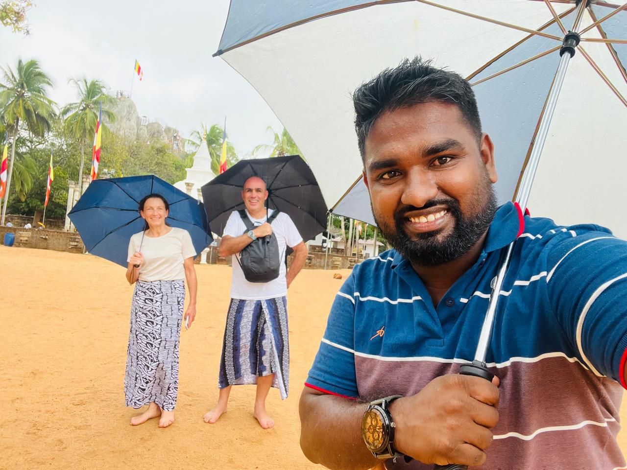 Von Kandy aus: Ambuluwawa und Balumgala Tea Factory Tour