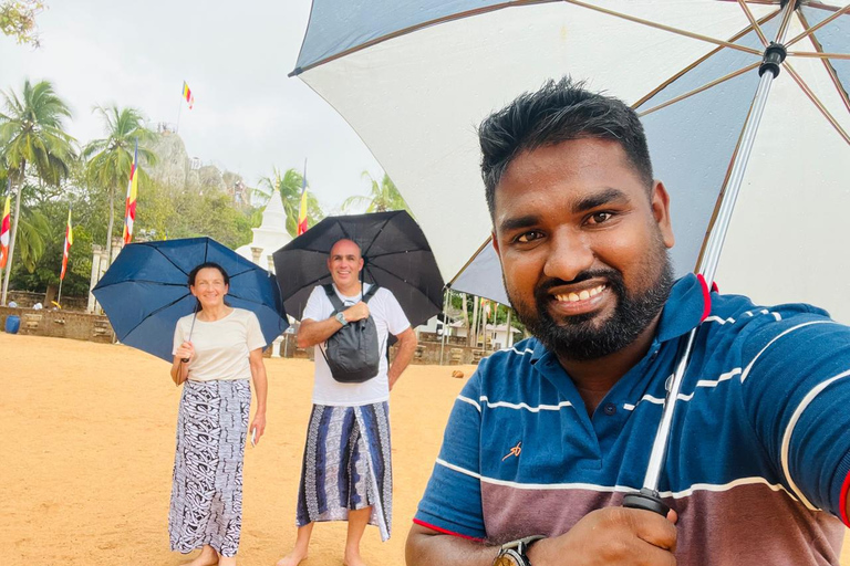 Sigiriya oder Dambulla: Privater Transfer nach Kandy