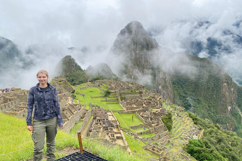 Machu Picchu tour privado en tren todo incluido