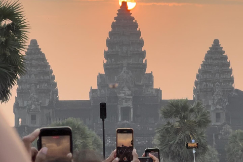 Sunrise at Angkor Wat Temple: 3-Hour Private Tour
