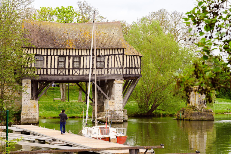 Gardens of Monet & The Old Mill: Giverny and Vernon Tour