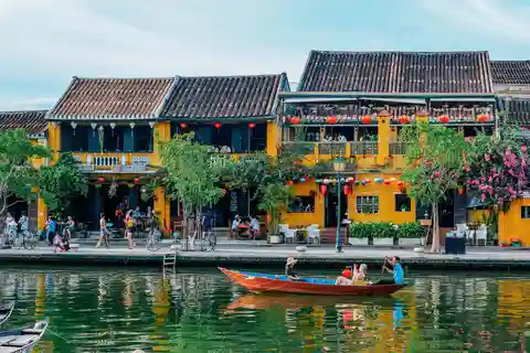 Private Car Transfer from Hoi An to Da Nang