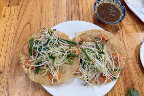 Da Nang: Michelin-Rated Street Food Tour by Scooter