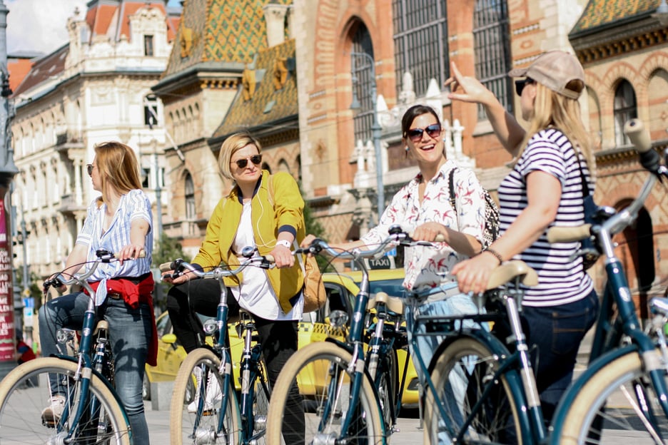 Budapest by Bike - 1 journée de location de vélo (9h-18h)