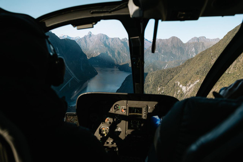 Milford Sound from Te Anau | 70-Min Elite Helicopter Flight