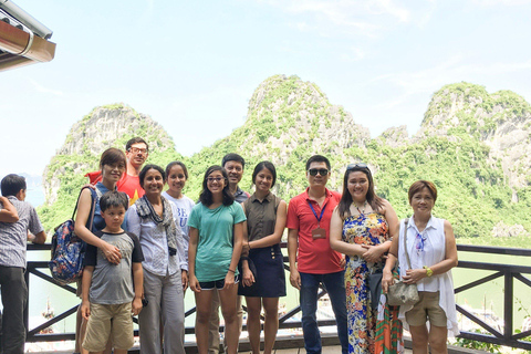 Depuis Hanoi : Croisière dans la baie d&#039;Halong avec déjeuner et transferts