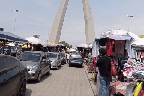 Makola Market Walking Tour: Fun, Snacks & Souvenir