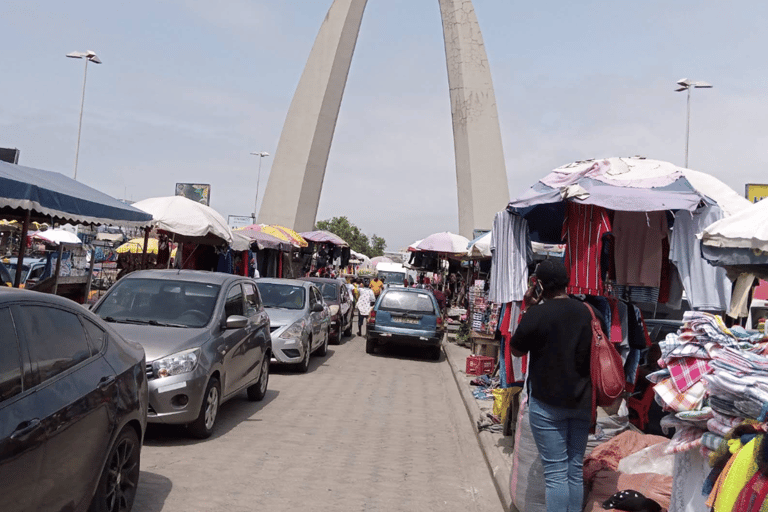 Makola Market Walking Tour: Fun, Snacks & Souvenir