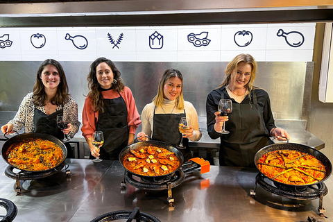 Valencia: Paella Cooking Class with Central Market Tour Paella Cooking Class in English