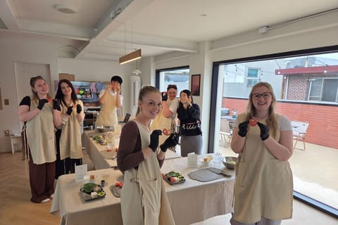 Seoul: Cooking Class and Tour with Michelin-Trained Chef