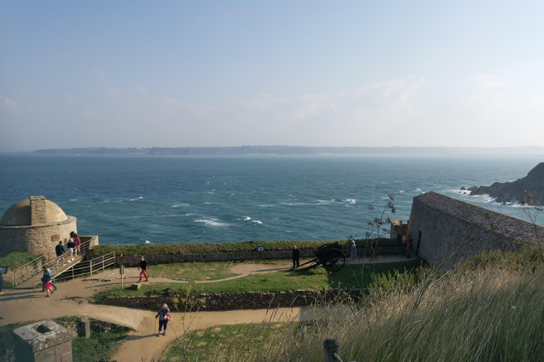 Saint-Malo: Dinan, Fort la Latte, & Cap Fréhel Private Tour