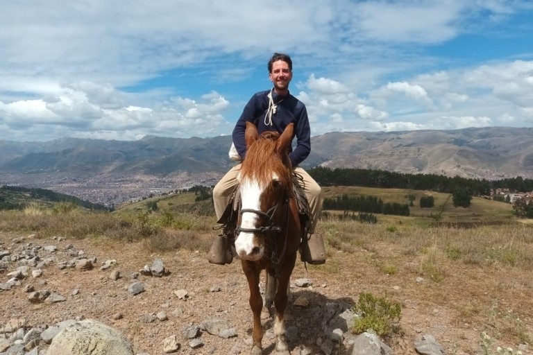 Z Cusco: przejażdżka konna przez Świątynię KsiężycaPrzejażdżka konna przez Świątynię Księżyca