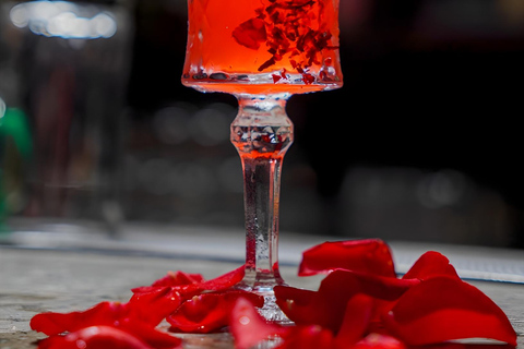 Mix Cocktails & Hidden Bar Scavenger Hunt In Chinatown