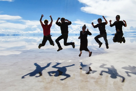 Uyuni Salt Flat: Starlight & Sunset Mirror Effect Tour SHARED GROUP: Uyuni Salt Flat, Sunset Mirror Effect Tour