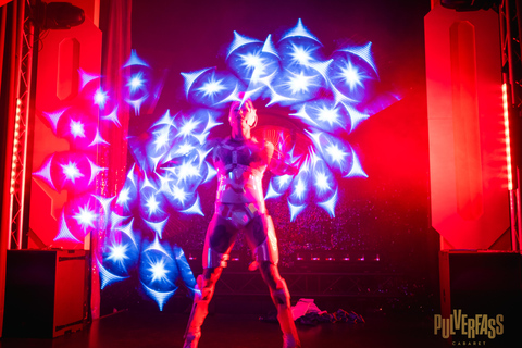 Hamburg: Spaceship Cabaret Ticket at Pulverfass Cabaret