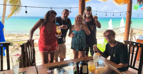 Cozumel: Island Bar Tour with Lunch
