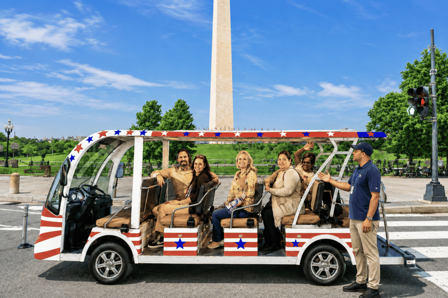 Geführte Tages- und nächtliche E-Cart-Tour zu den Denkmälern von DC und zur US-Geschichte. Foto: GetYourGuide Geführte Tages- und nächtliche E-Cart-Tour zu den Denkmälern von DC und zur US-Geschichte. Foto: GetYourGuide