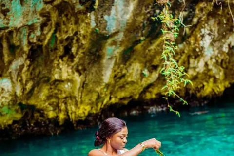 Zanzibar: Jaskinia Salaam i pływanie z żółwiamiTa opcja nie obejmuje transportu.