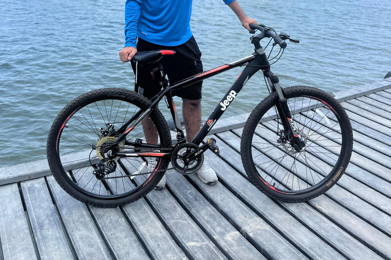 CARTAGENA: BIKE RIDE WITH LUNCH AT BOURDAIN'S FAVORITE SPOT
