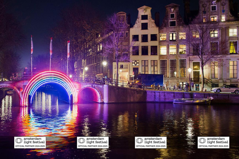 Amsterdam: Ljusfestivalens båtkryssning med valfria dryckerAmsterdam Light Festival-kryssning med 1 dryck