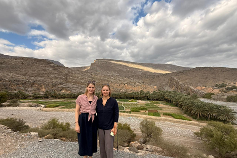 From Muscat: Nizwa Fort, Al Hamra & Jebel Shams Day Trip