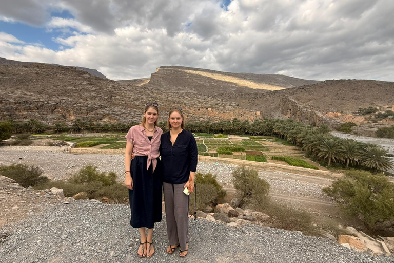 From Muscat: Nizwa Fort, Al Hamra & Jebel Shams Day Trip