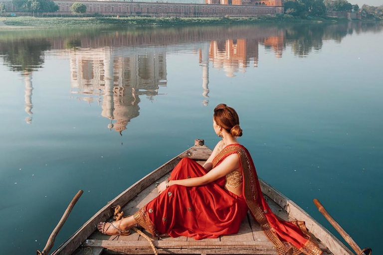 Taj Mahal & Fatehpur Sikri Tour with Car, Guide and Tickets Car and Guide Without tickets.