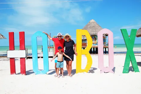 Dagtrip naar Holbox: rondvaart, beachclub, golfcarttour, lunch