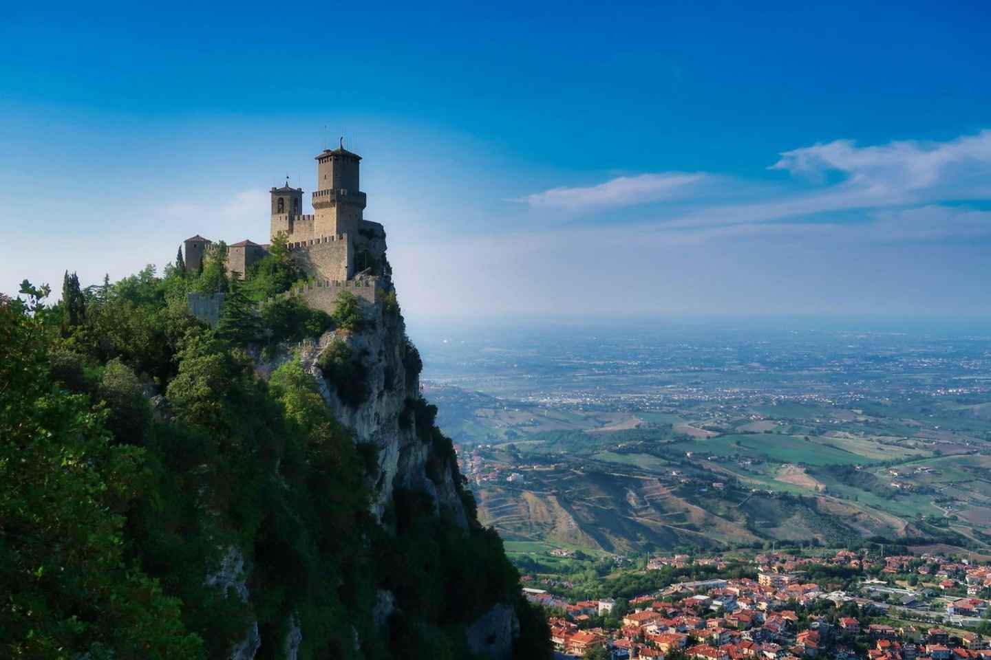 Da Bologna/Ravenna: tour privato di San Marino con guida