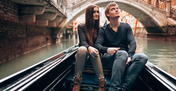 Venice: Private Gondola Ride with Personal Photographer