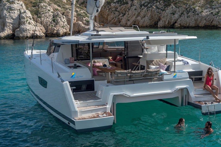 Sète catamaran rental