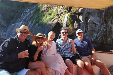 Sorrento: Passeio de barco partilhado em Capri com snorkeling e diversão!