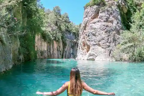Valencia: Montanejos Thermal Springs & Girlfriend Waterfall