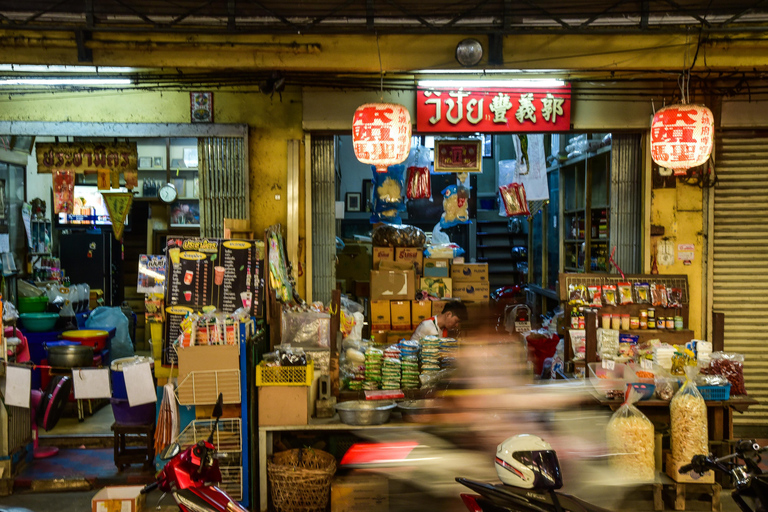 Ayutthaya : Street Food Tour with Hotel Pickup and Guide