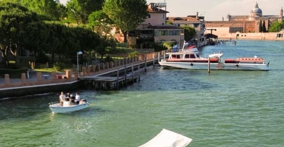 Venice: Boat Tour with Wine Tasting and Traditional Cicchetti
