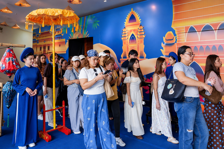 Da Nang: Heritage Show & Mi Quang Show with Noodle Tasting From Hoi An: Heritage Show & Hotel Transfer