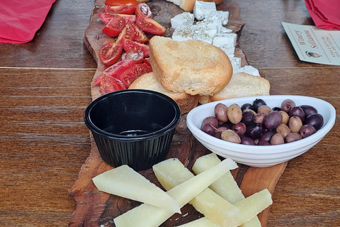 Crète : Visite de 2 vignobles avec dégustation de vin, huile d'olive et déjeuner