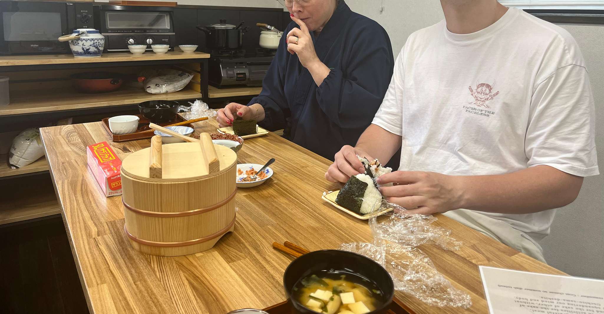 Takayama: Onigiri and miso soup making at a buddhist temple photo 12