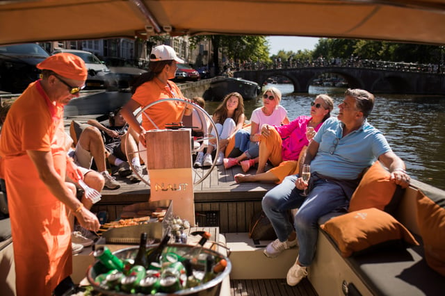 Amsterdam: Private BBQ Cruise with Personal Chef &amp; Drinks