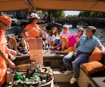 Amsterdam: Private BBQ Cruise with Personal Chef & Drinks