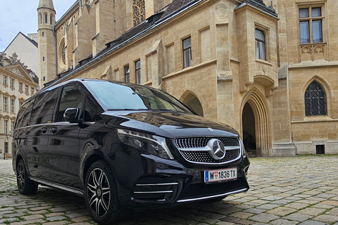 Vienna: Guided city tour with a local guide (vehicle included)