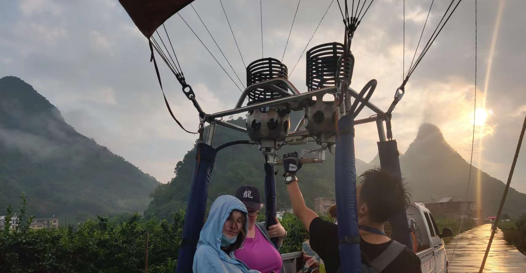 Yangshuo Hot Air Balloning Sunrise Experience Ticket - Hizvo