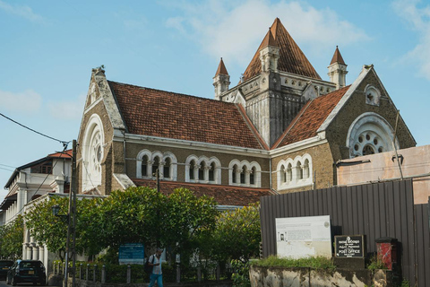 Galle: Fort Walking Tour with Local Guide + Lunch