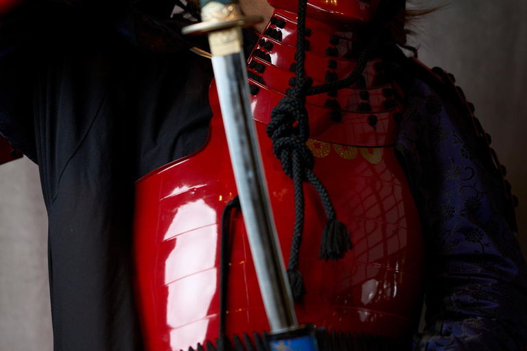 Kanazawa: Samurai Armor Experience with Professional Photos
